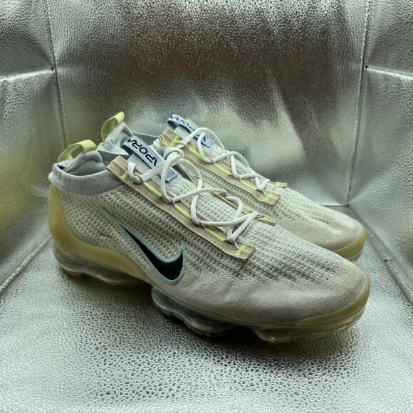 Size 13 Nike Air VaporMax Flyknit Mismatched Swoosh‎ Mens White Shoes DQ7633-100 main image 11